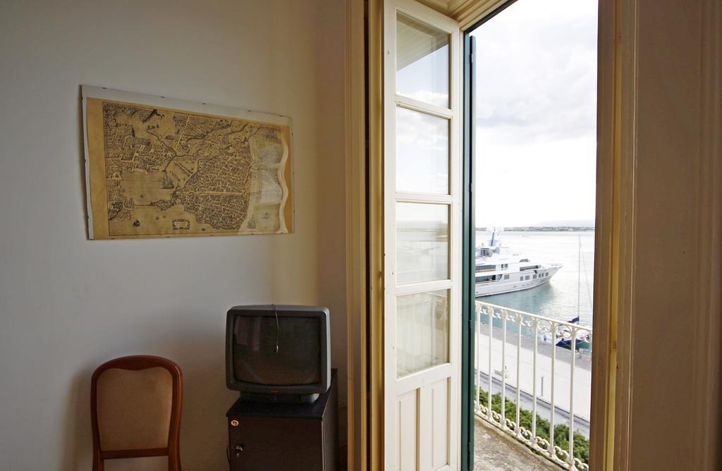 Ortigia Camere Con Vista Da Giulio B&B Syracuse Ngoại thất bức ảnh