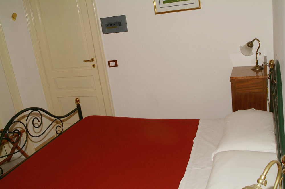 Ortigia Camere Con Vista Da Giulio B&B Syracuse Ngoại thất bức ảnh