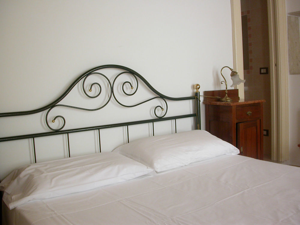Ortigia Camere Con Vista Da Giulio B&B Syracuse Ngoại thất bức ảnh