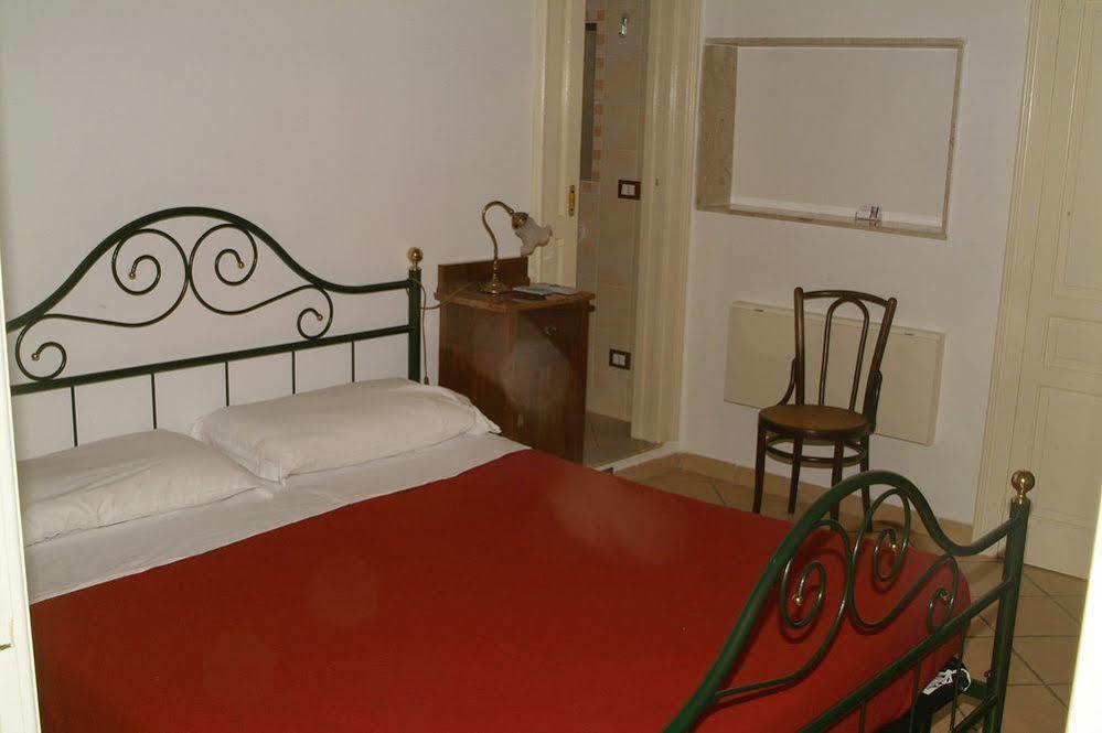Ortigia Camere Con Vista Da Giulio B&B Syracuse Ngoại thất bức ảnh
