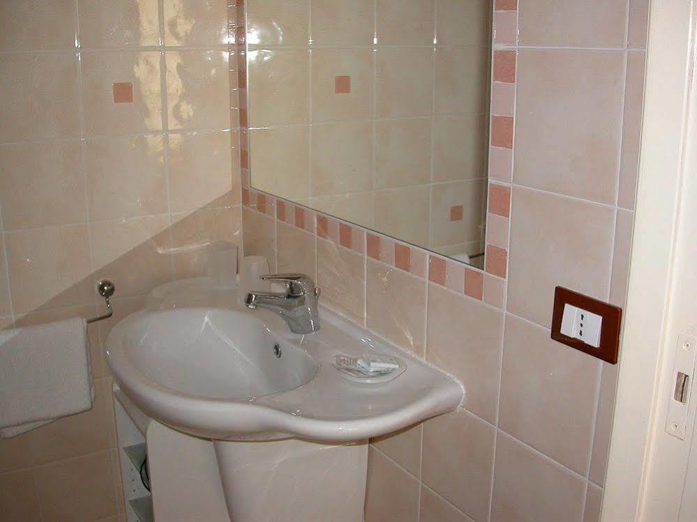 Ortigia Camere Con Vista Da Giulio B&B Syracuse Ngoại thất bức ảnh