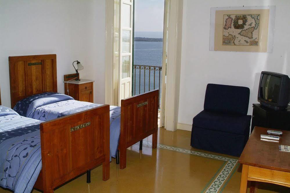 Ortigia Camere Con Vista Da Giulio B&B Syracuse Ngoại thất bức ảnh